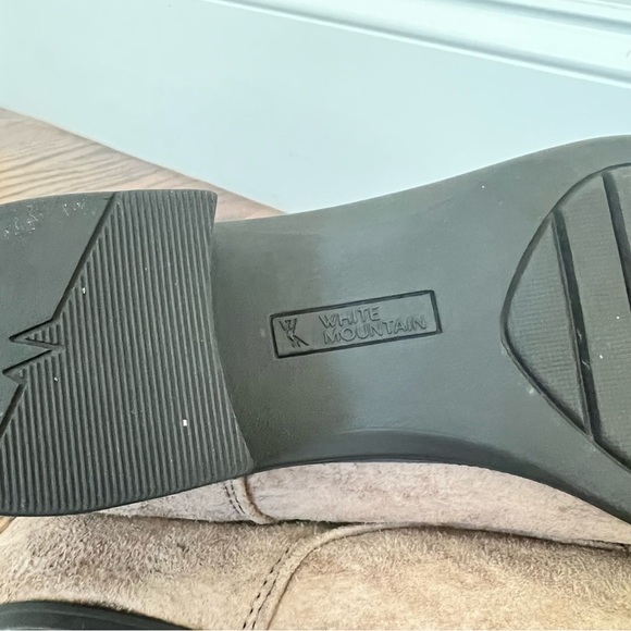 White mountain Brown suede booties lace up size 7.5 made in China leather - Picture 7 of 9